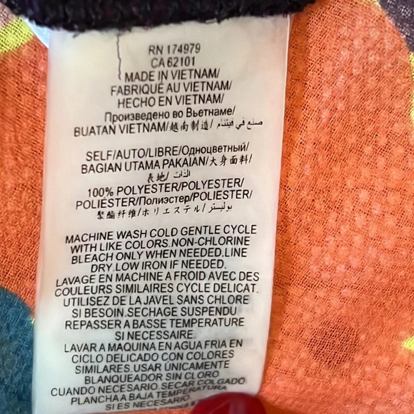 BCBGeneration Long Sleeve Multicolored Top - Picture 7 of 7